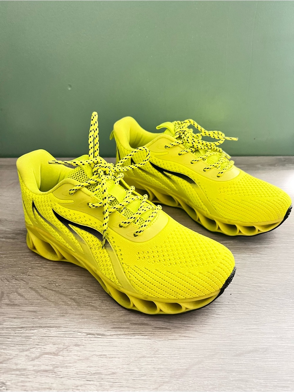 Neon Yellow Running Sneakers Women’s US 7 (EU 37)